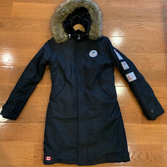 Aritzia Vancouver 2010 Olympics parka - Picture 1 of 8